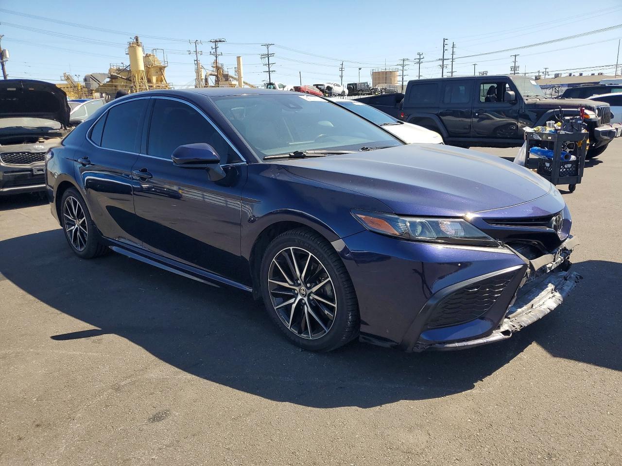 2021 Toyota Camry Se - Фото 4