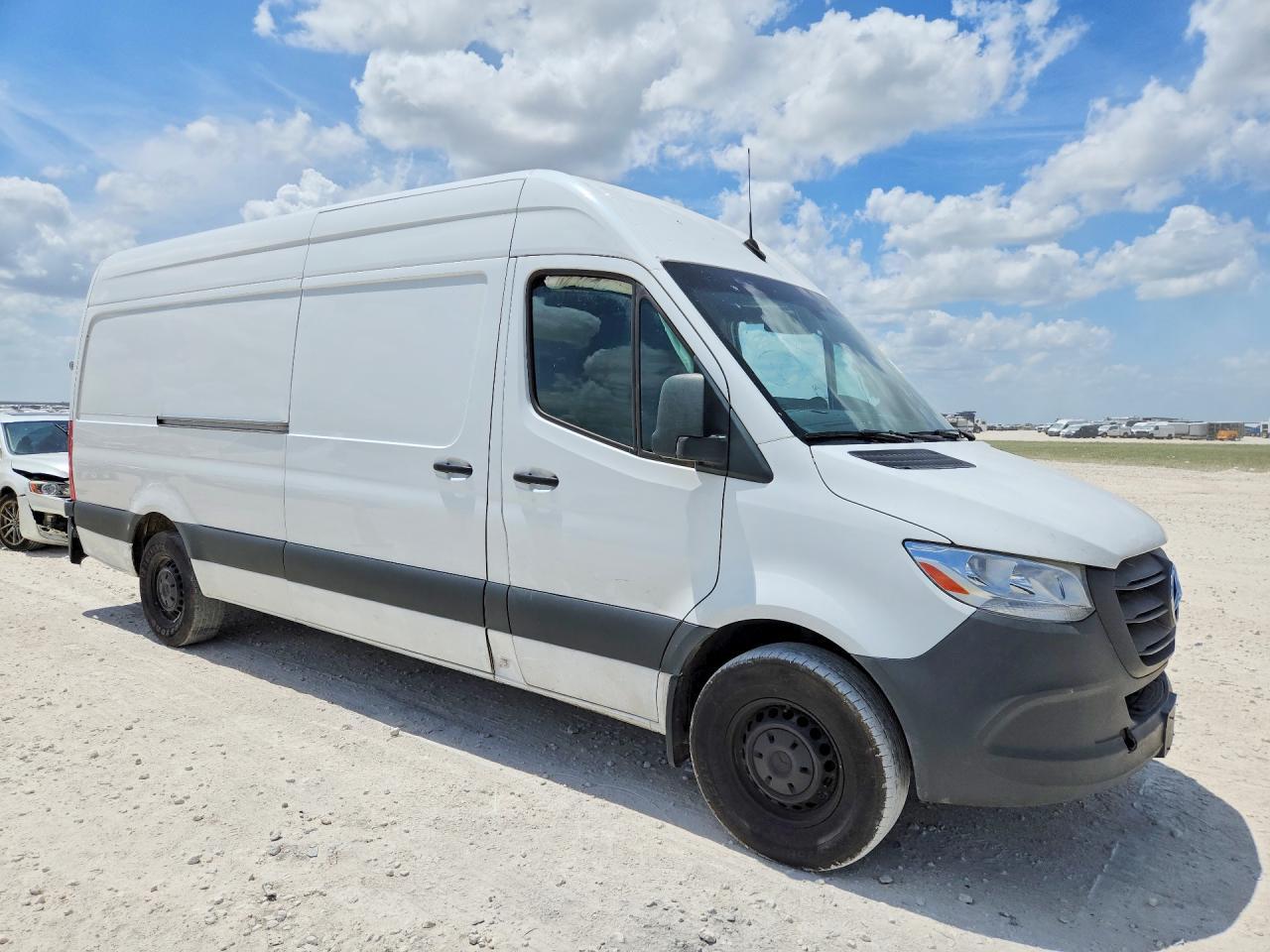2024 Mercedes-Benz Sprinter 2500 Delivery Van - Image 4