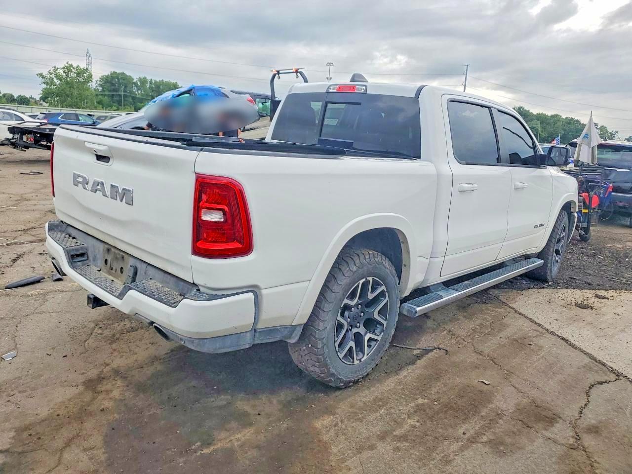 2025 Ram 1500 Laramie - Фото 3