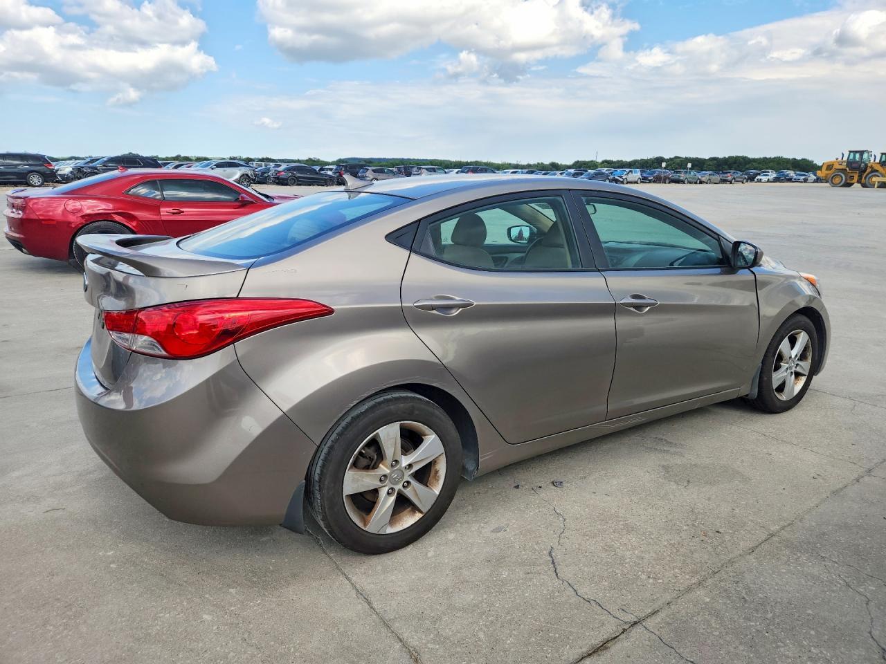 2013 Hyundai Elantra Gls - Фото 3
