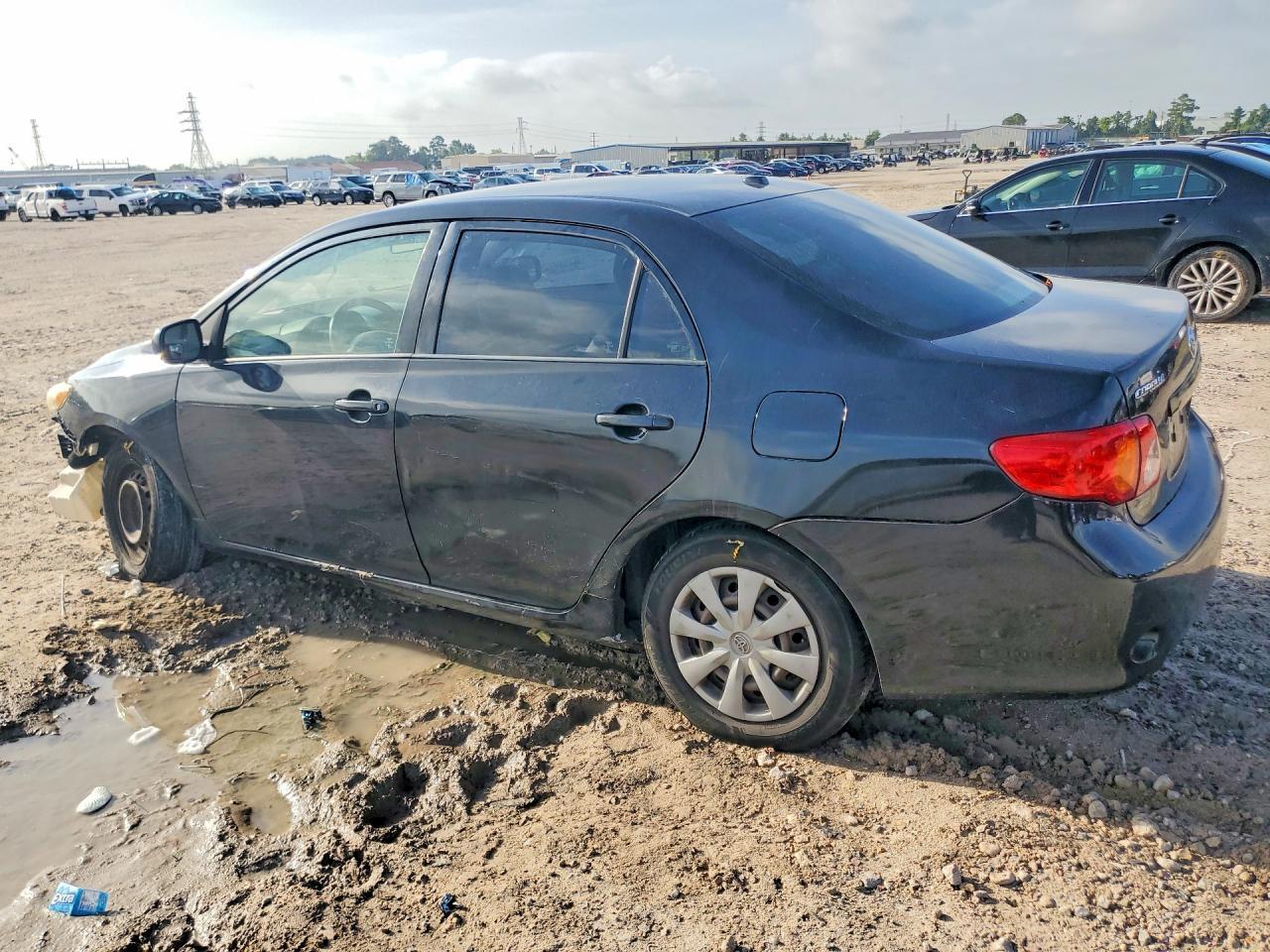 2010 Toyota Corolla Le - Фото 2