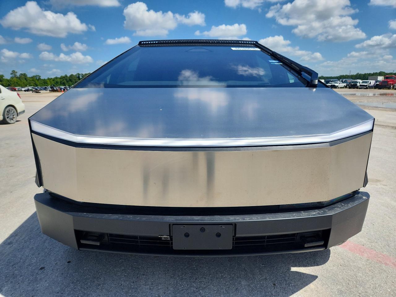 2024 Tesla Cybertruck - Image 5