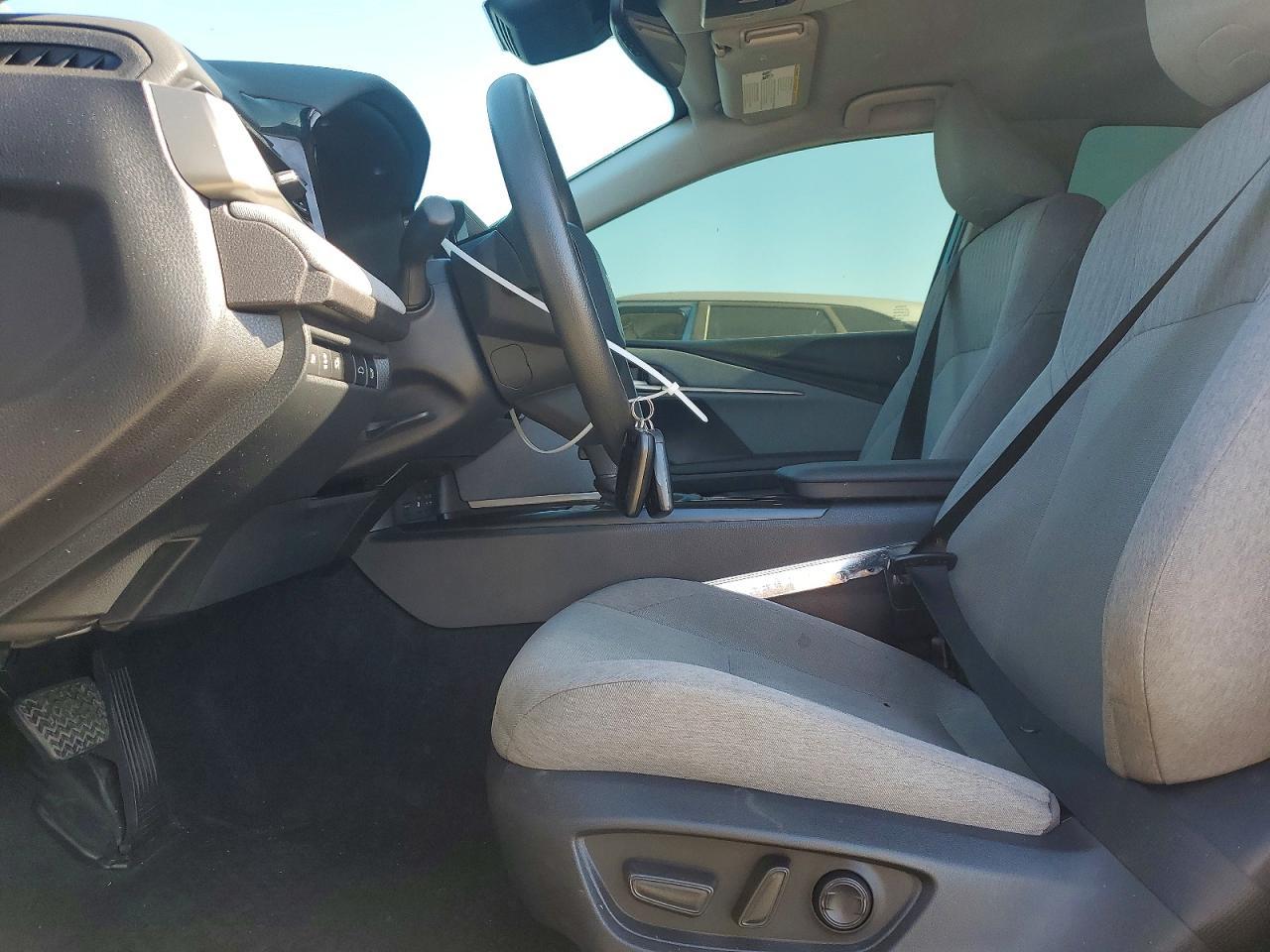 2025 Toyota Camry Le - Фото 7