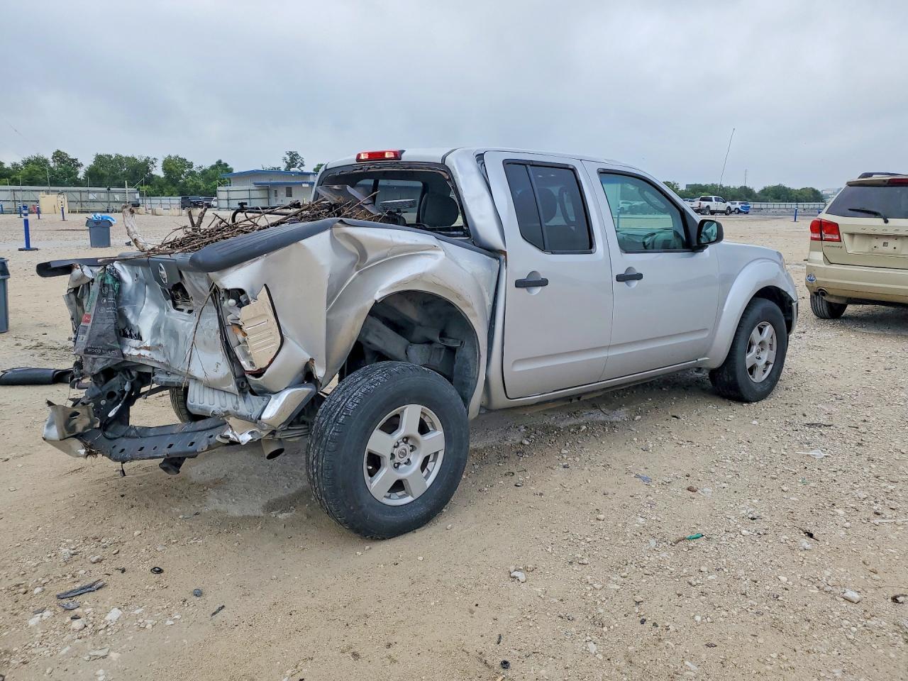 2005 Nissan Frontier Se - Фото 3