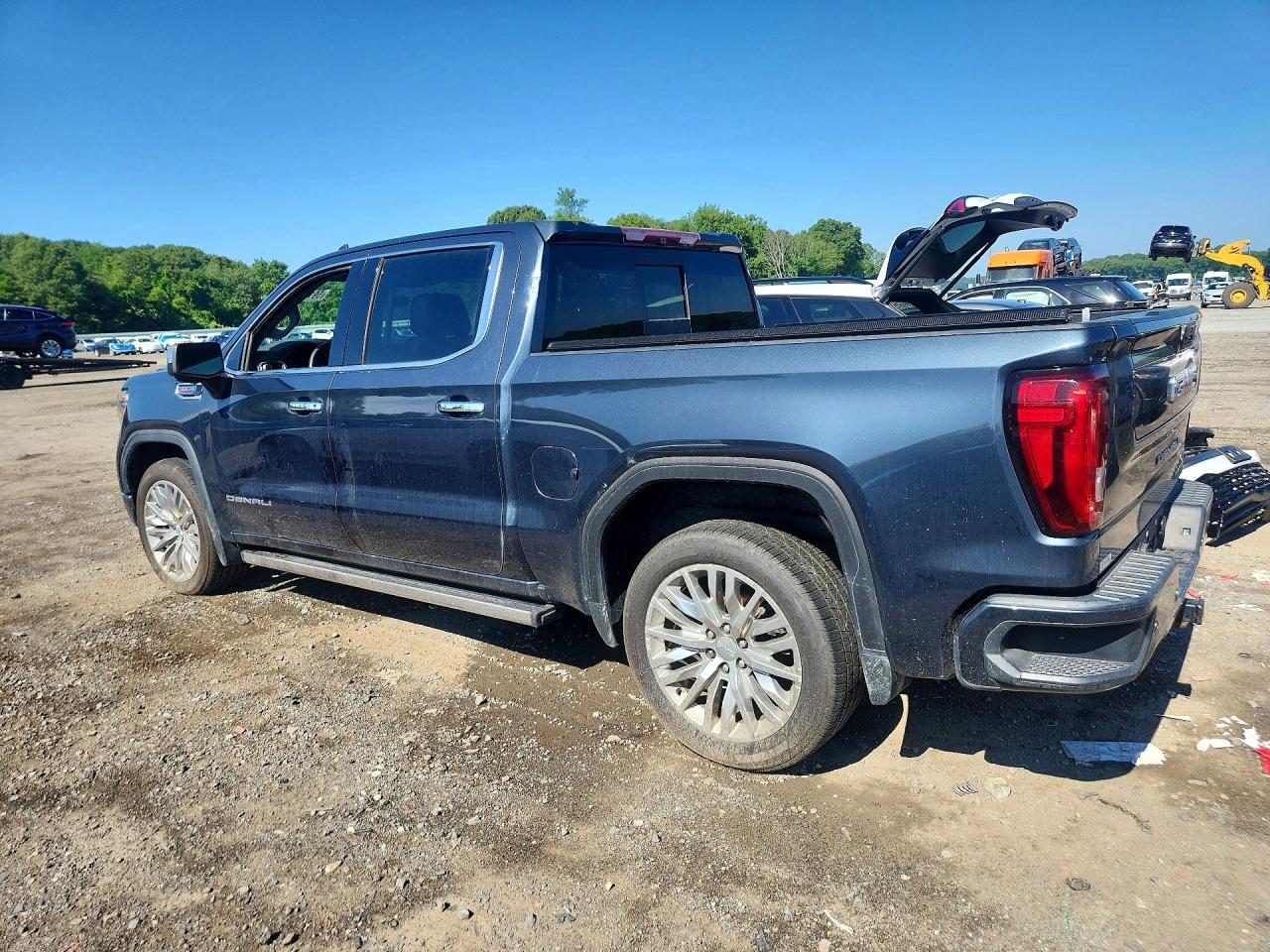 2019 GMC Sierra K1500 Denali - Image 2