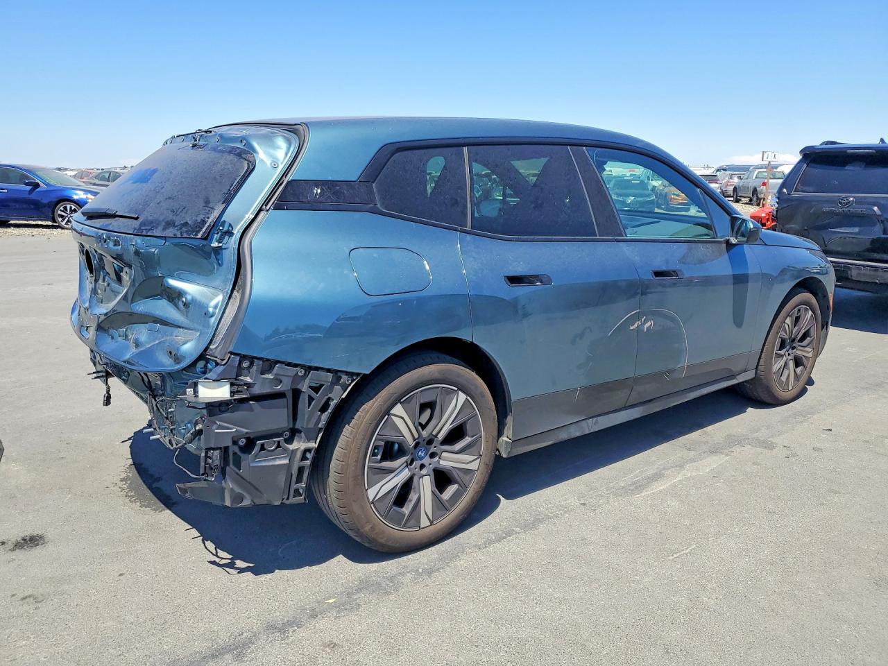 2025 BMW Ix xDrive50 - Image 3