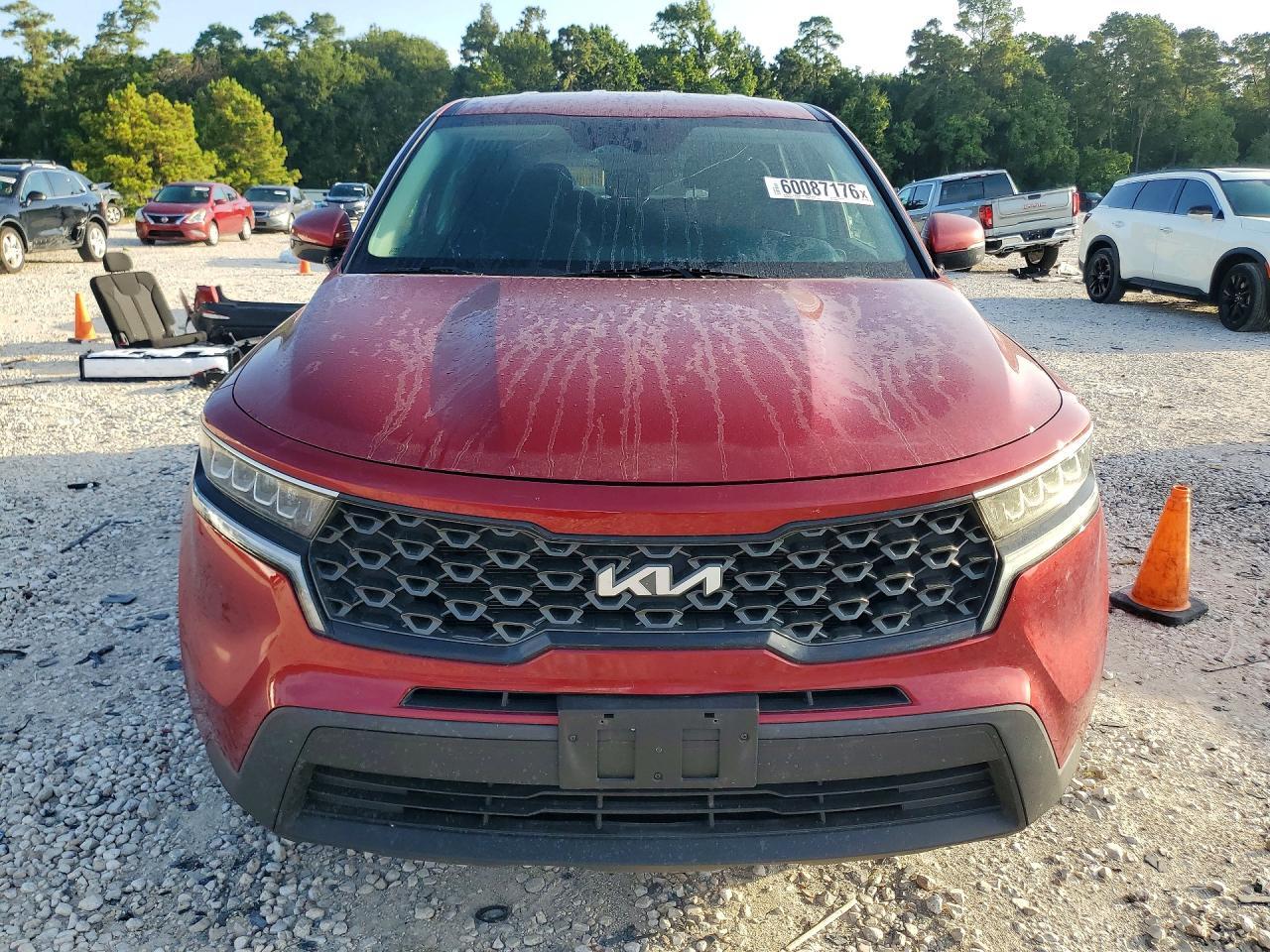 2022 Kia Sorento Lx - Image 5