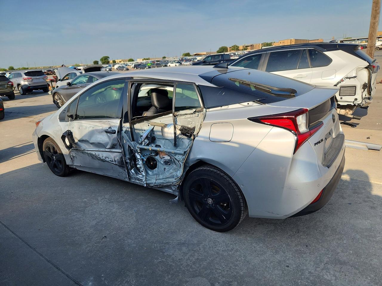2022 Toyota Prius Nightshade - Фото 2