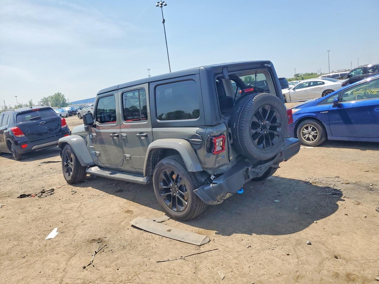2022 Jeep Wrangler Unlimited Sahara 4Xe - Фото 2