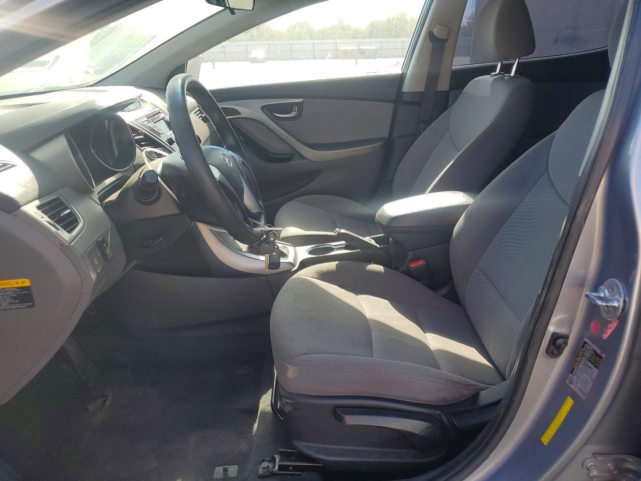 2016 Hyundai Elantra Se - Фото 7