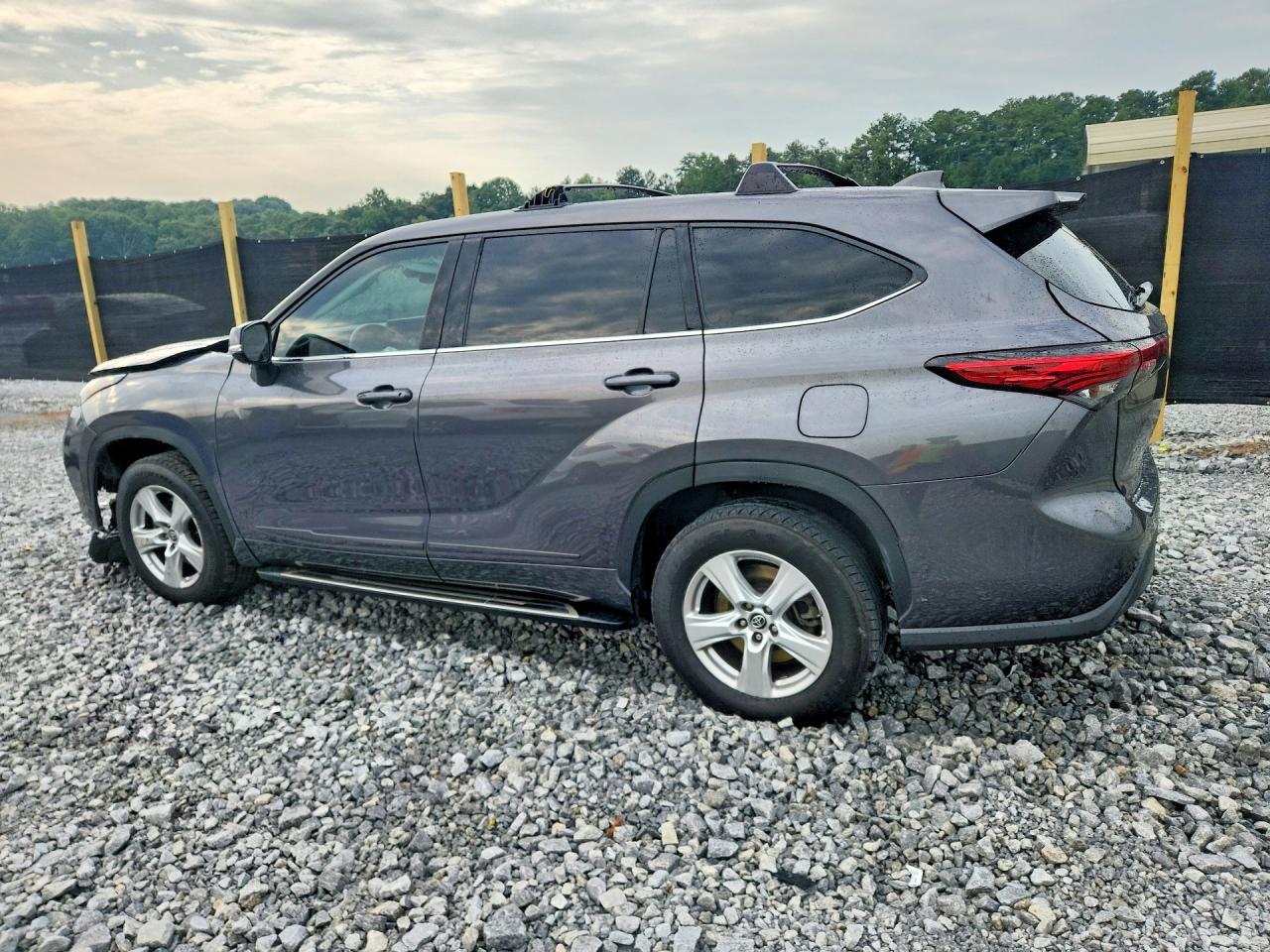 2021 Toyota Highlander Le - Фото 2