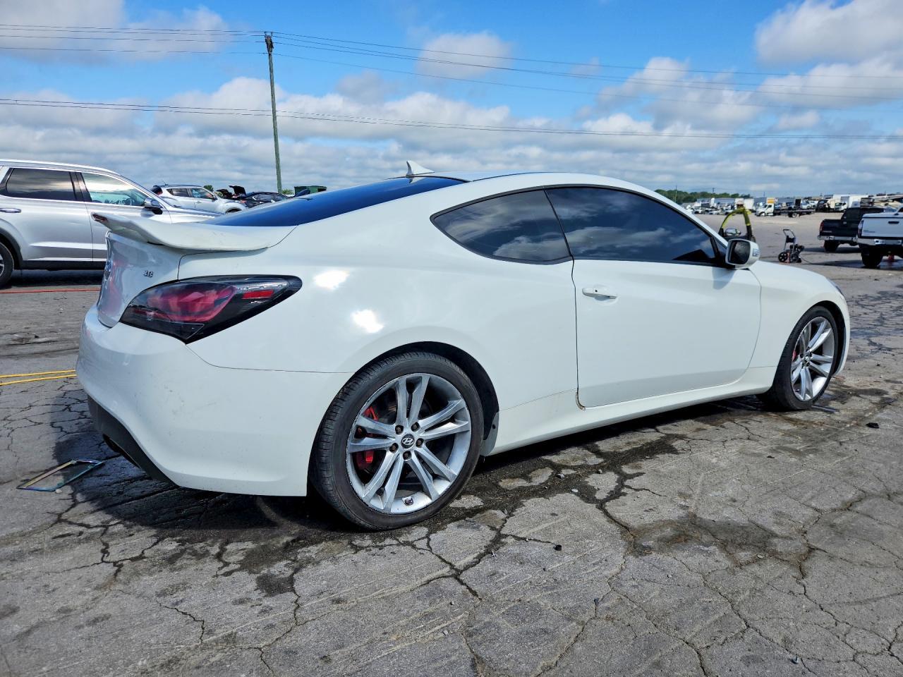 2011 Hyundai Genesis Coupe 3.8L - Image 3