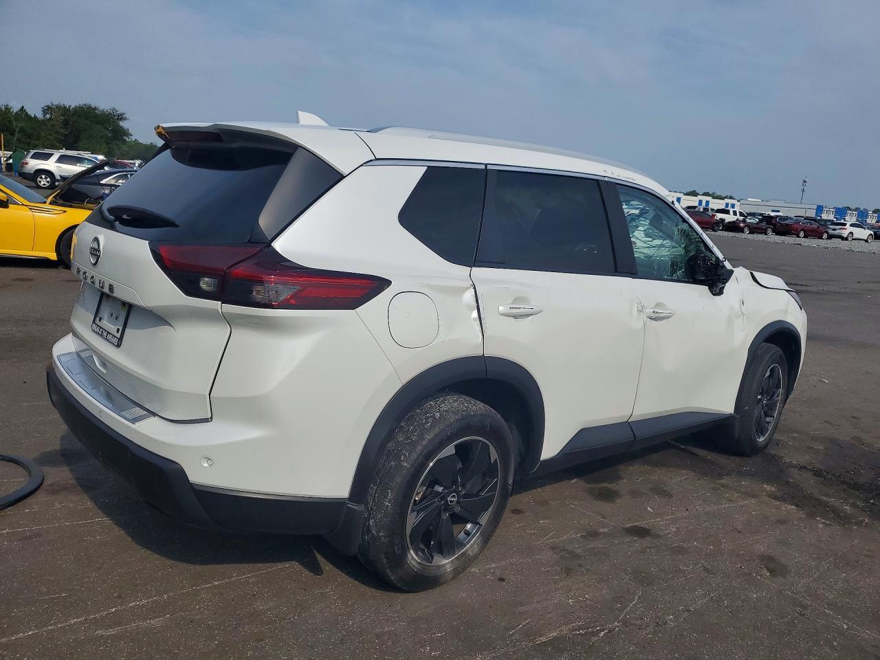 2025 Nissan Rogue Sv - Фото 3