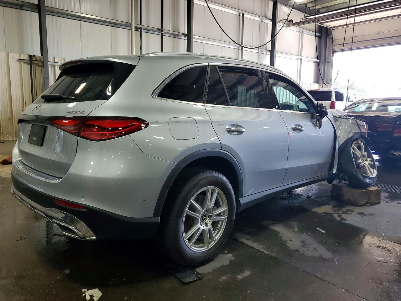 2025 Mercedes-Benz Glc 300 4Matic - Image 3