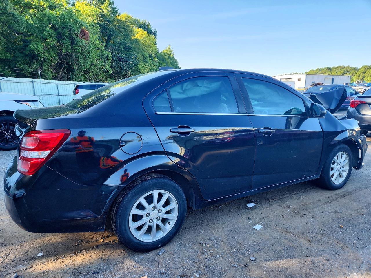 2018 Chevrolet Sonic Lt - Image 3