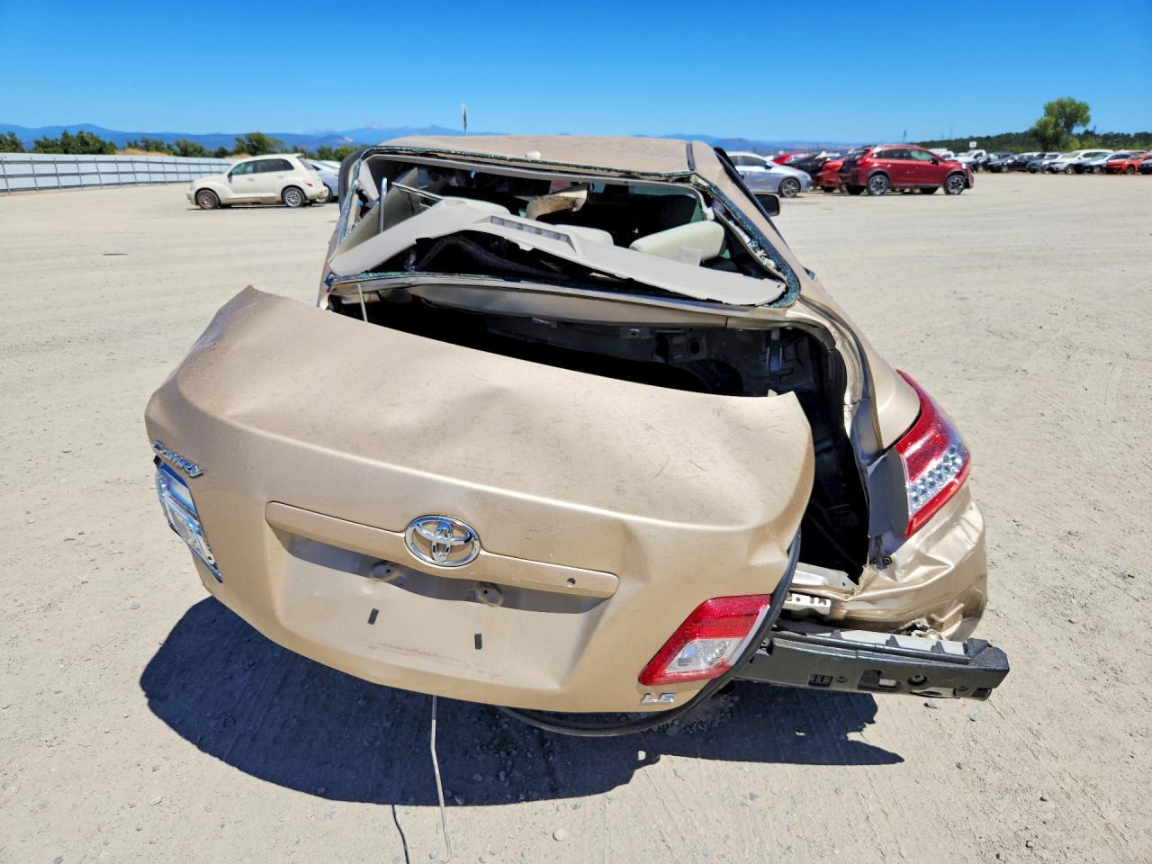 2011 Toyota Camry Le - Фото 6