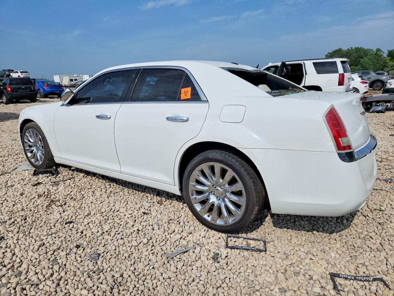2014 Chrysler 300 - Фото 2