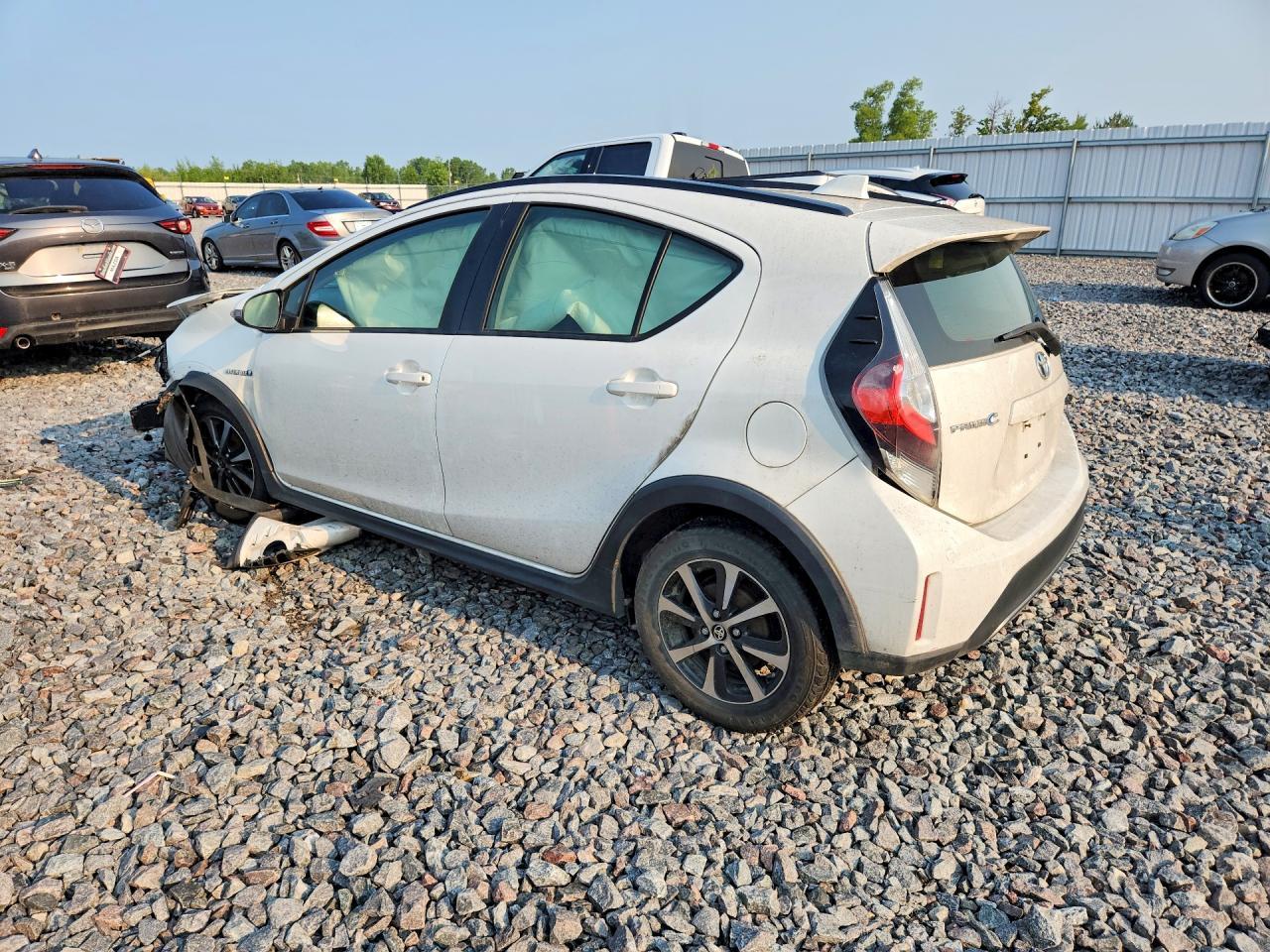 2018 Toyota Prius C Two - Фото 2