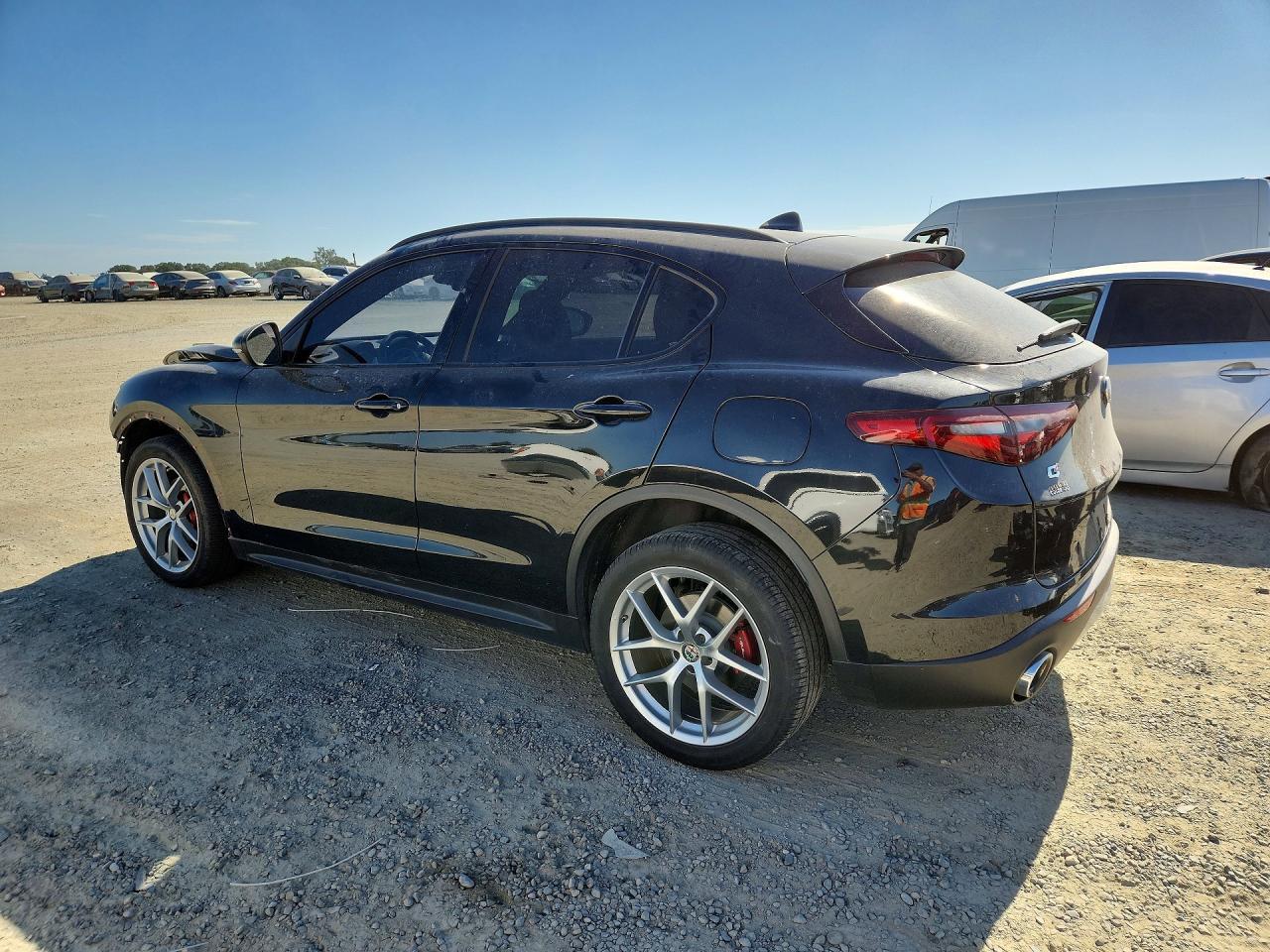 2018 Alfa Romeo Stelvio Ti Sport - Фото 2