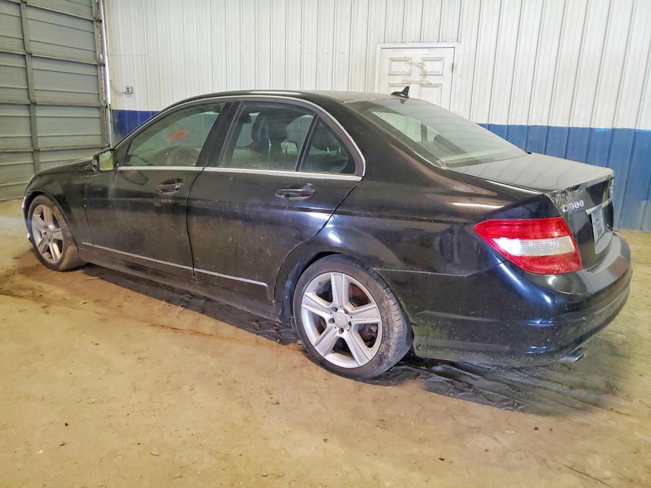 2011 Mercedes-Benz C 300 4Matic - Фото 2