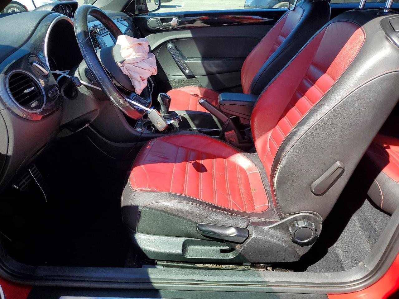 2012 Volkswagen Beetle Turbo - Фото 7