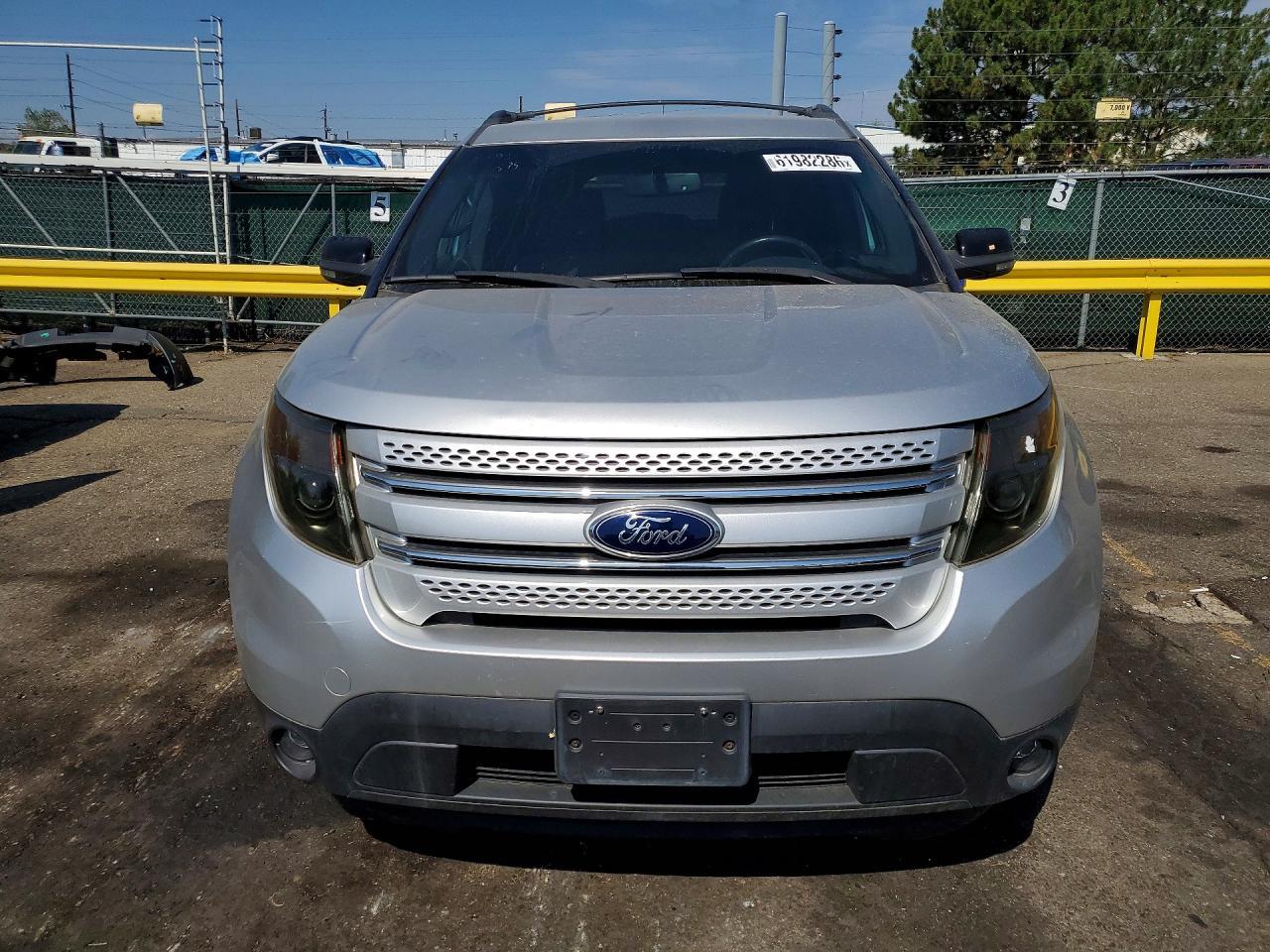 2011 Ford Explorer Xlt - Image 5