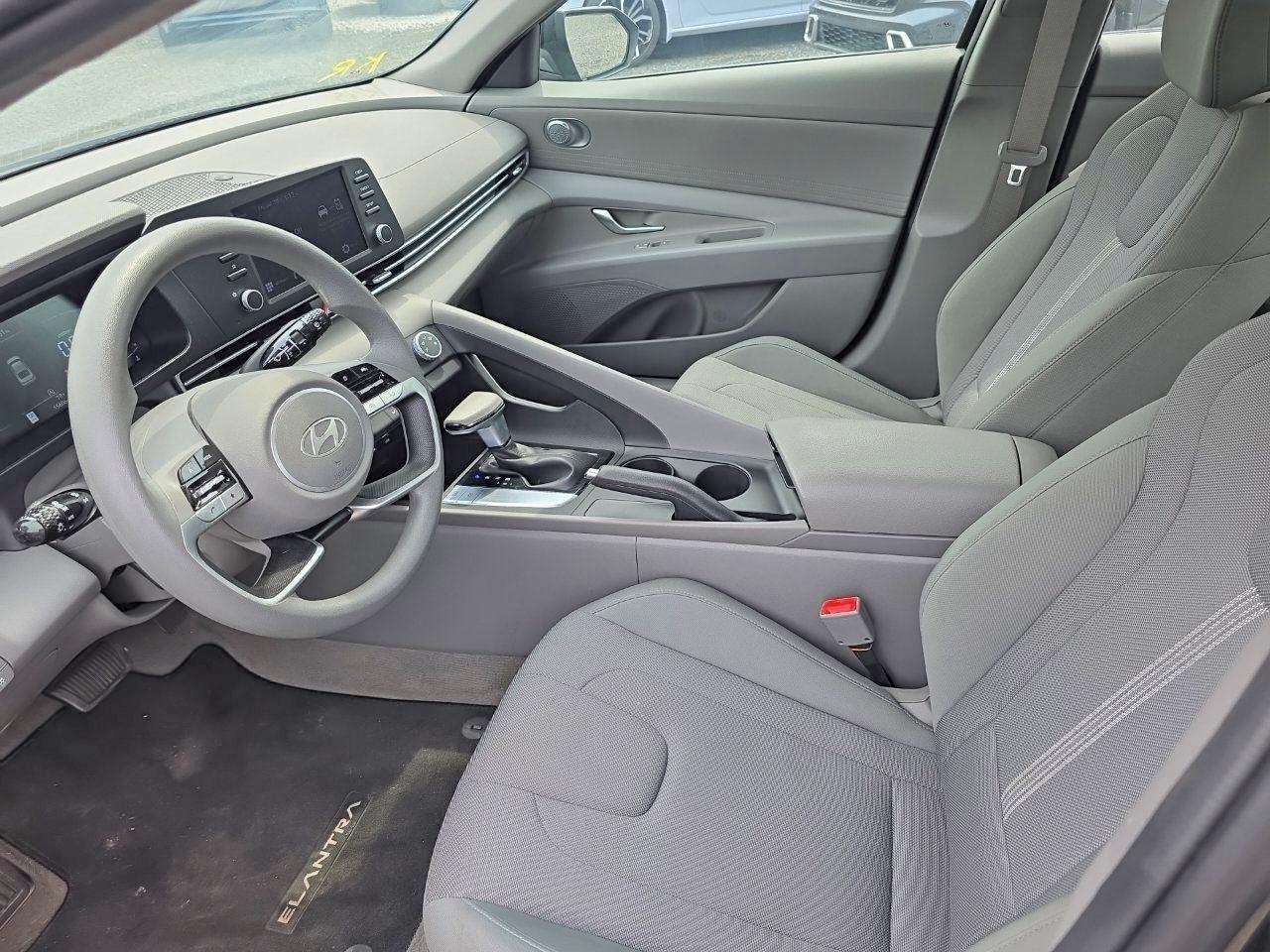 2025 Hyundai Elantra Se - Фото 7