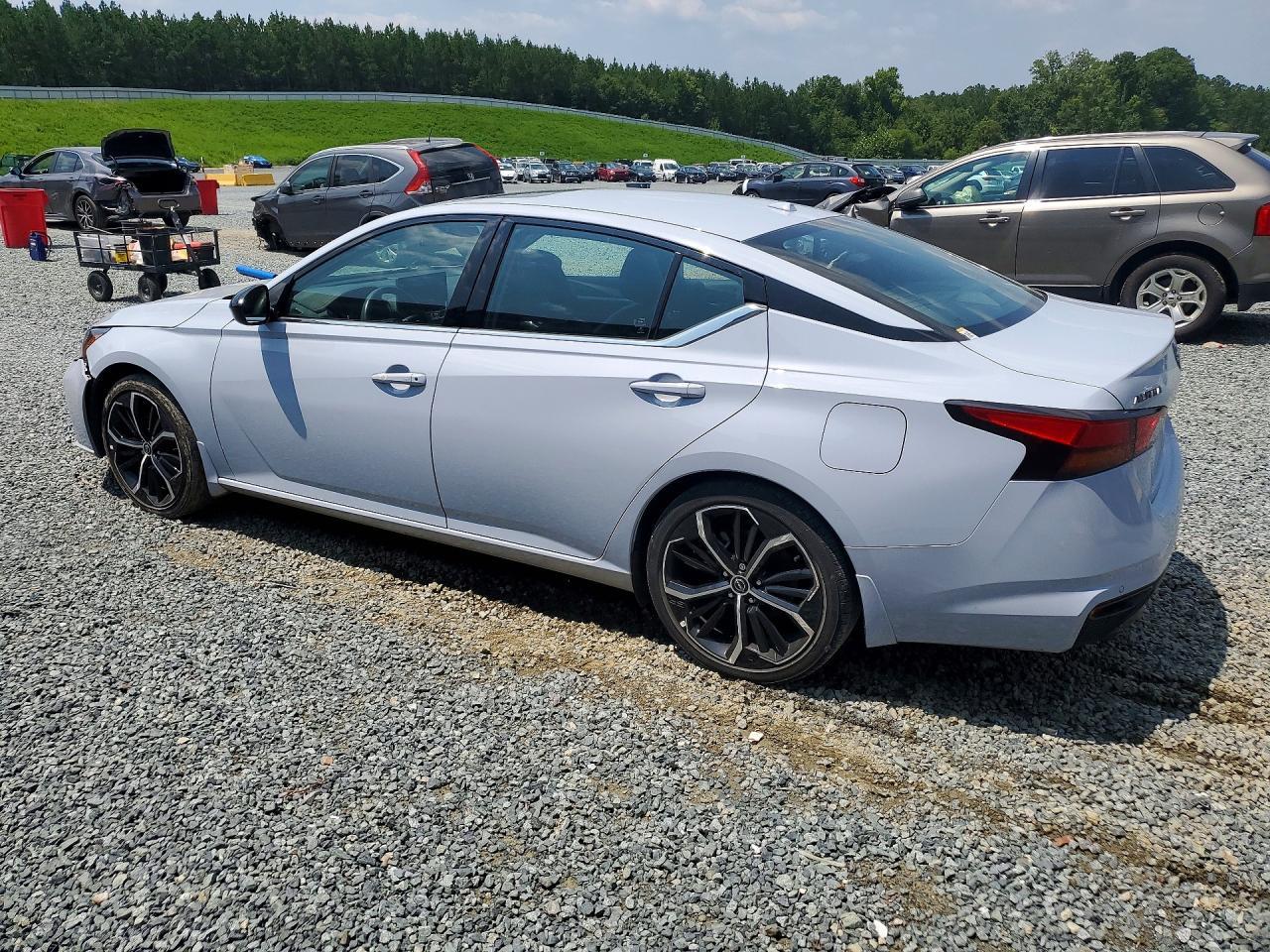 2024 Nissan Altima Sr - Image 2
