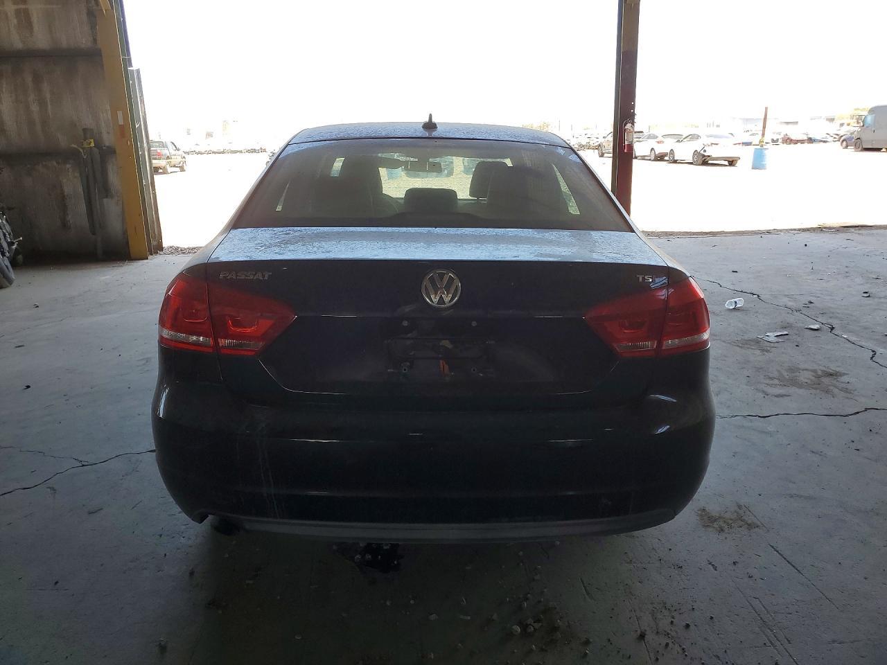 2014 Volkswagen Passat S - Image 6