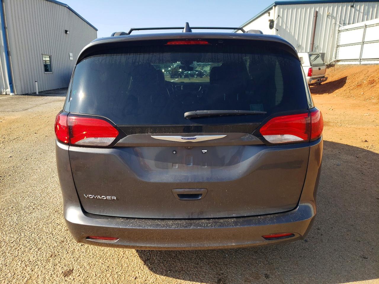 2020 Chrysler Voyager Lxi - Фото 6