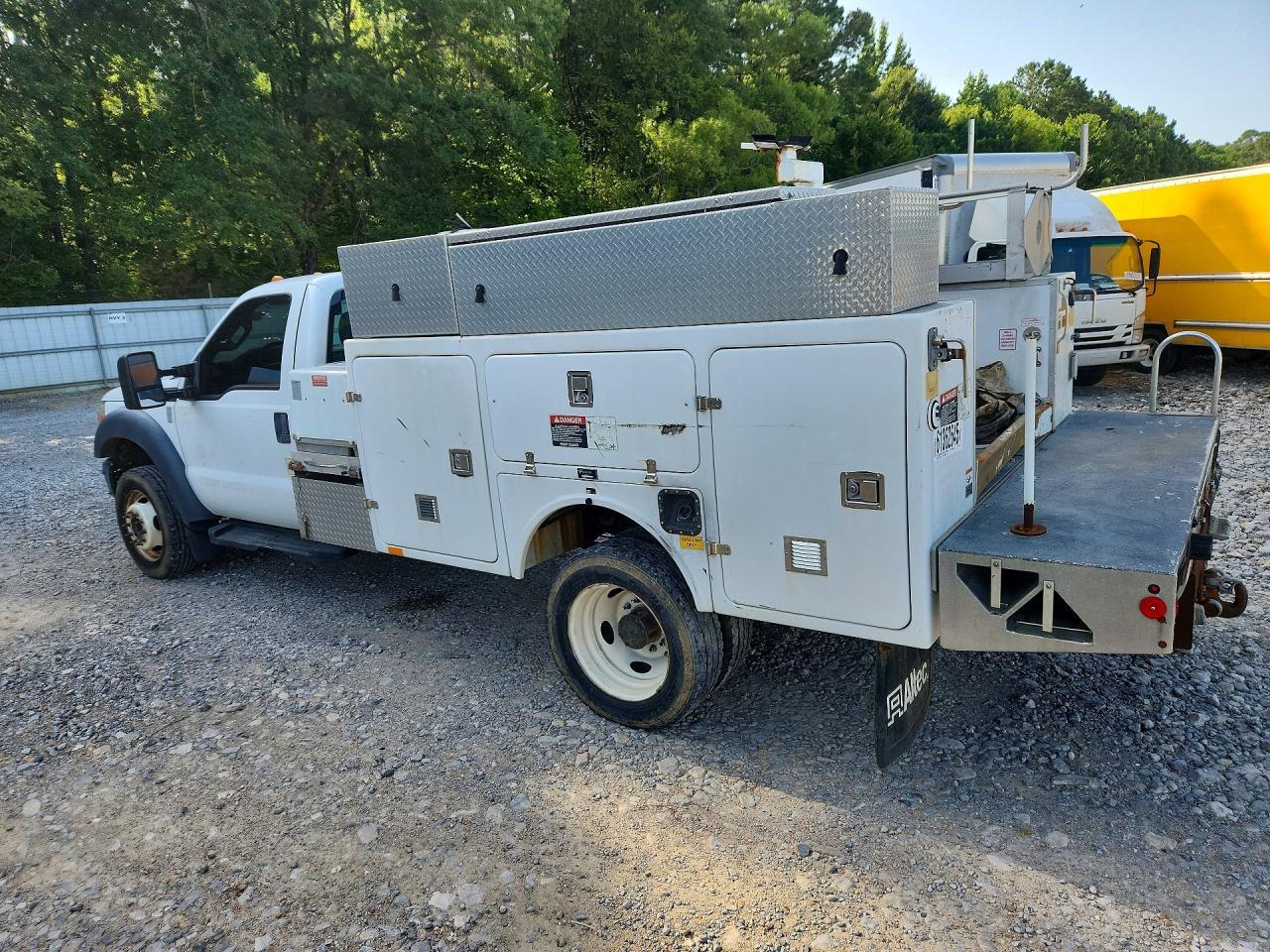 2015 Ford F450 Super Duty - Image 2