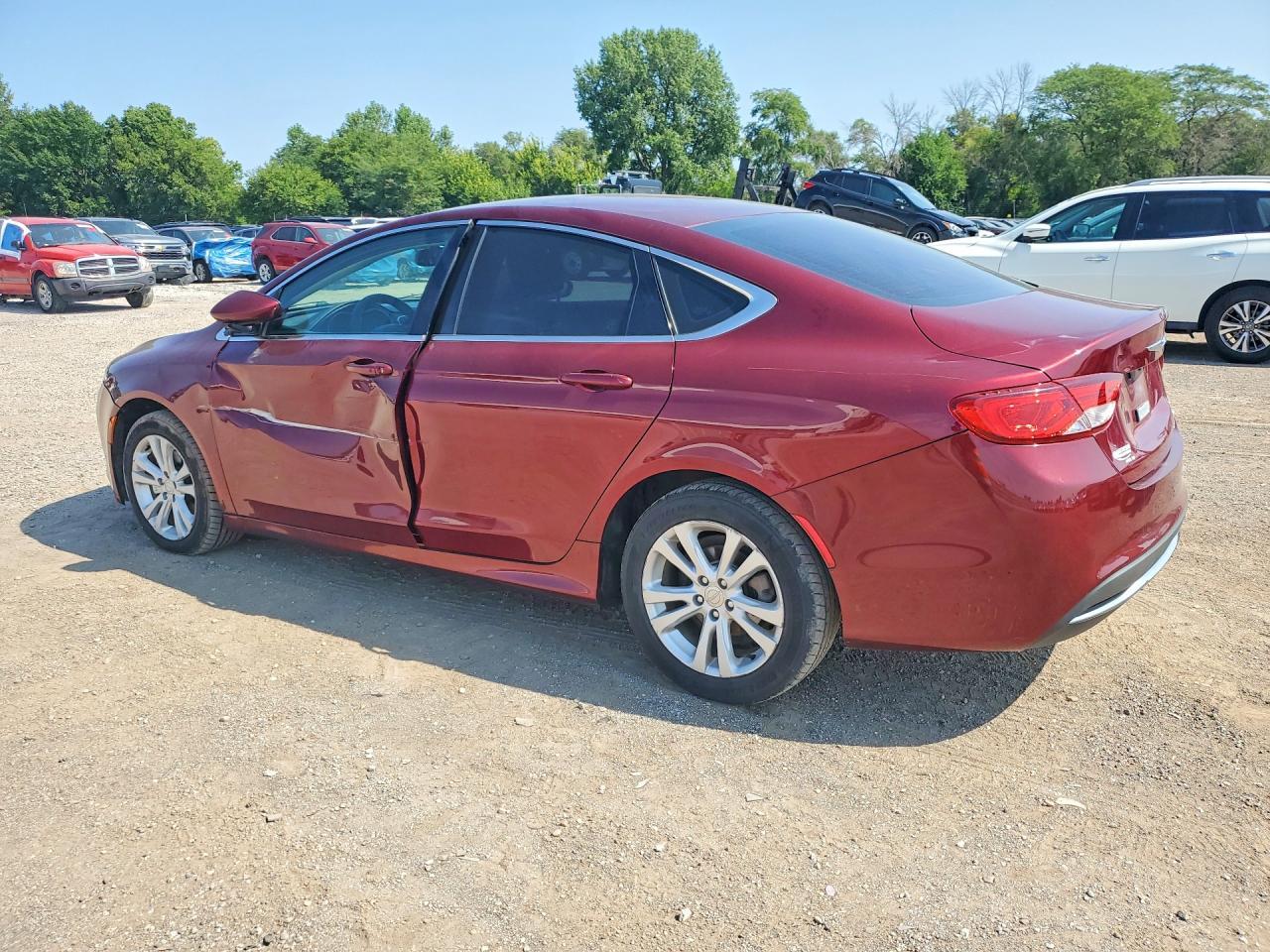 2015 Chrysler 200 Limited - Фото 2
