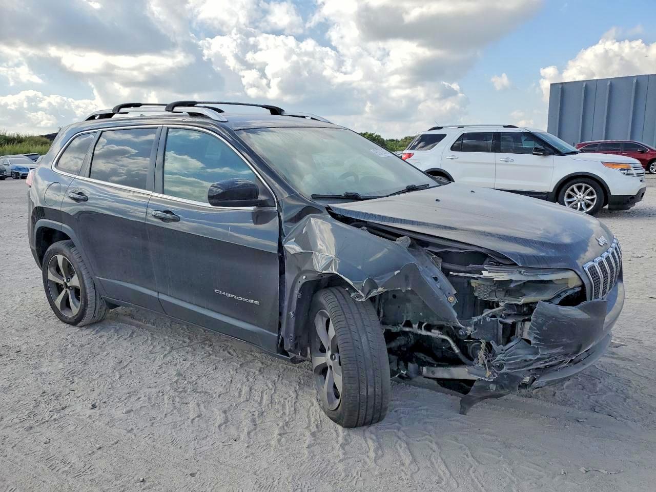 2019 Jeep Cherokee Limited - Image 4