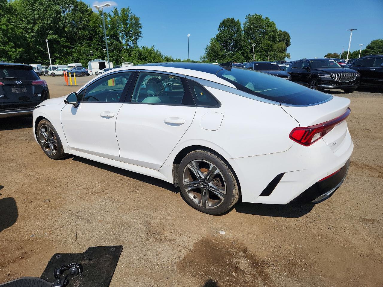 2022 Kia K5 Ex - Image 2