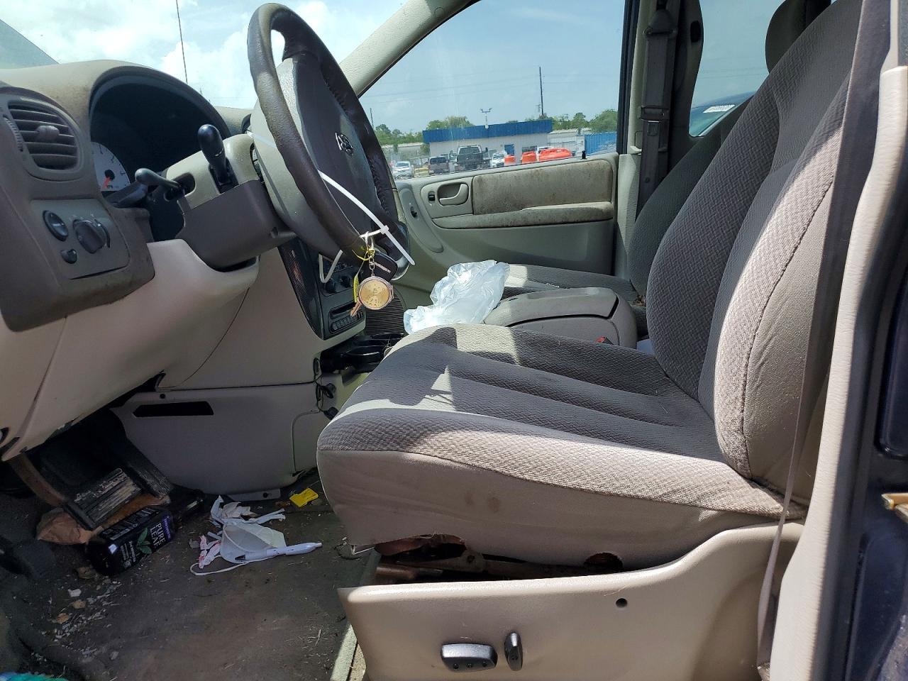 2005 Dodge Caravan - Фото 7