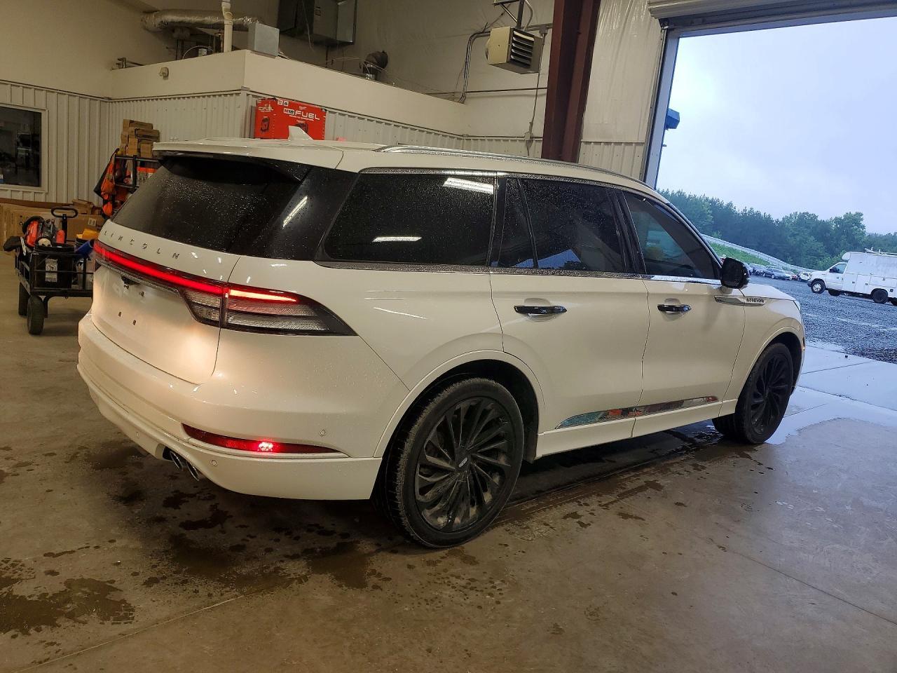 2022 Lincoln Aviator Reserve - Фото 3