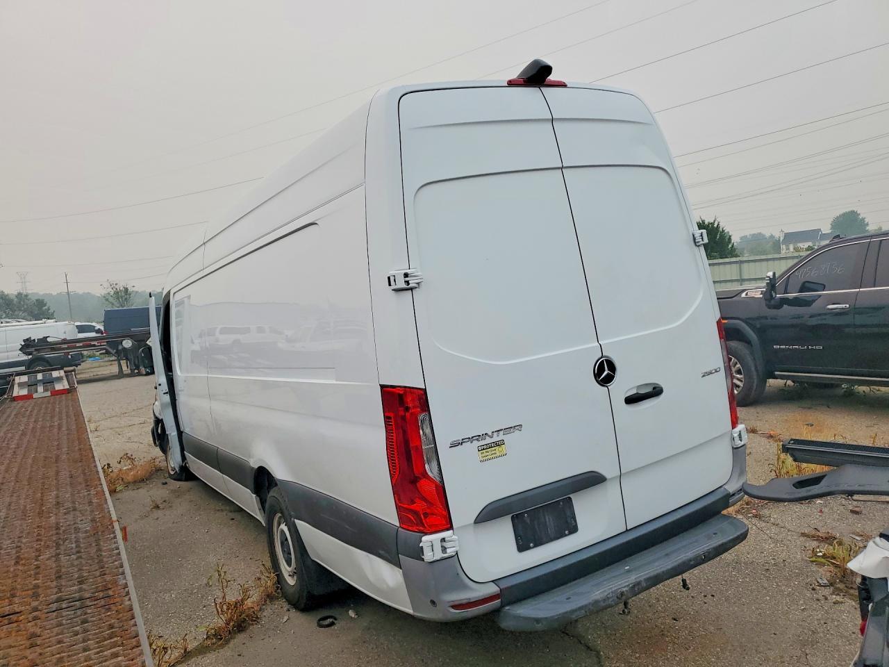 2021 Mercedes-Benz Sprinter 2500 Delivery Van - Фото 2