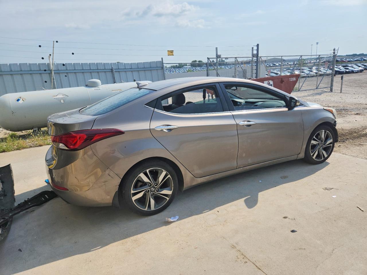 2015 Hyundai Elantra - Фото 3