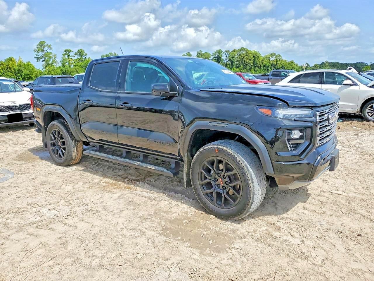 2023 GMC Canyon Denali - Image 4
