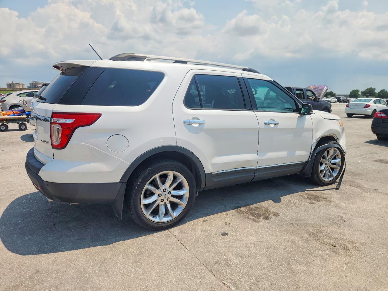 2015 Ford Explorer Xlt - Фото 3