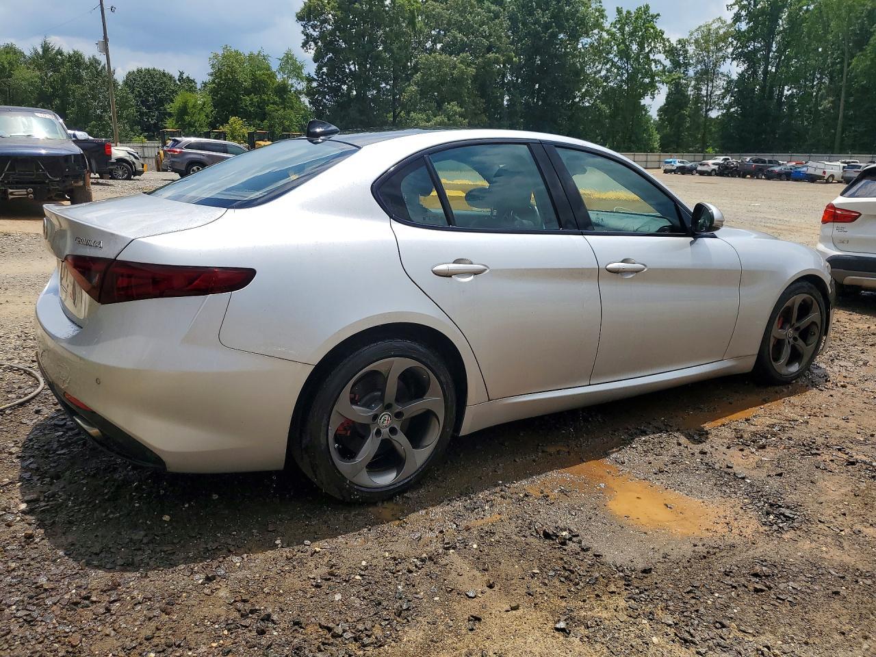 2017 Alfa Romeo Giulia - Фото 3