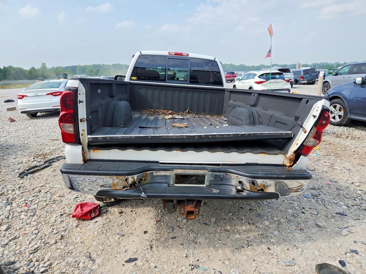 2004 Chevrolet Silverado K2500 Heavy Duty - Фото 6