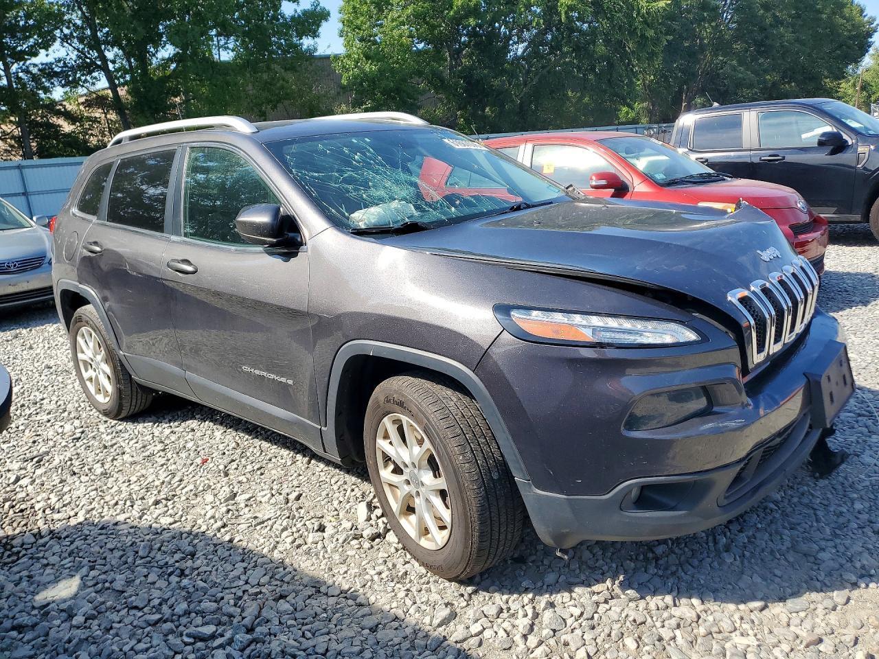2018 Jeep Cherokee Latitude Plus - Image 4