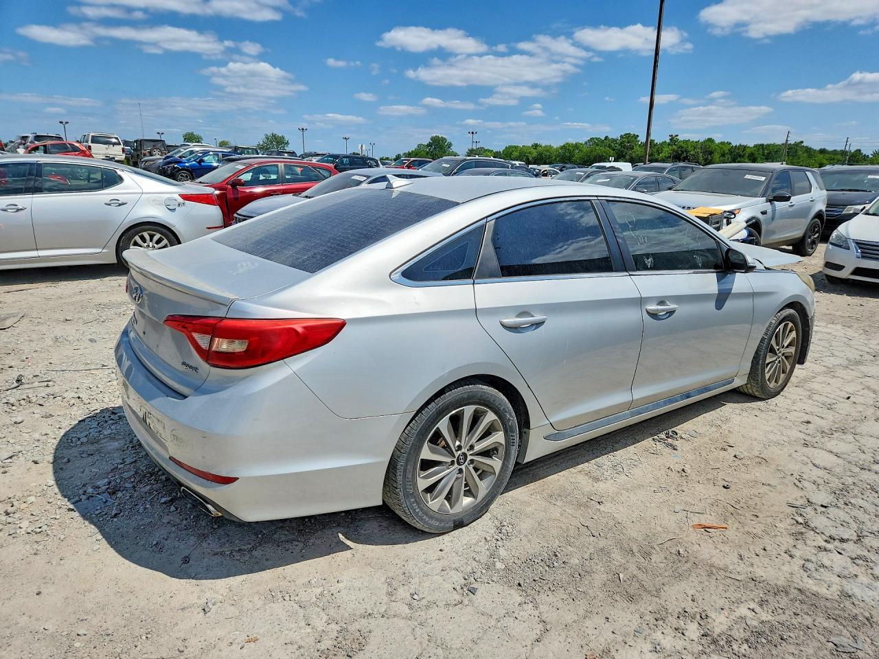 2015 Hyundai Sonata Sport - Image 3