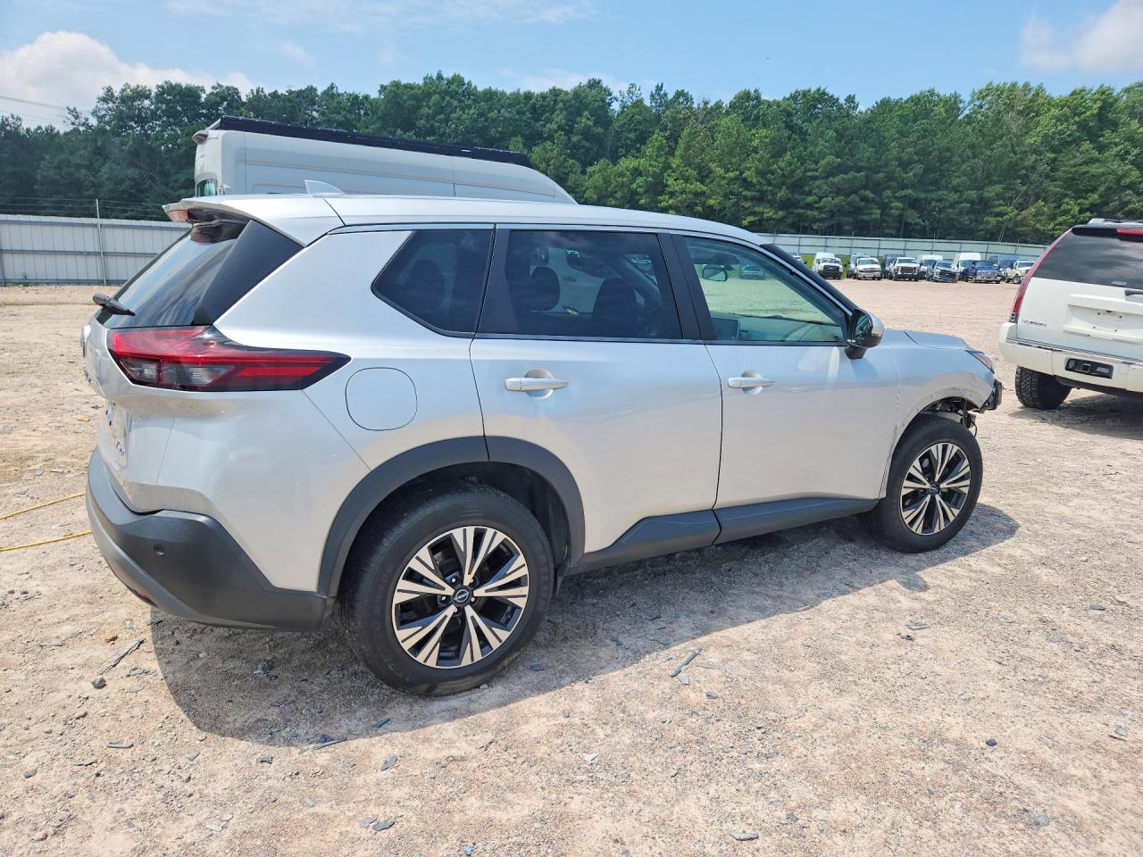 2022 Nissan Rogue Sv - Фото 3
