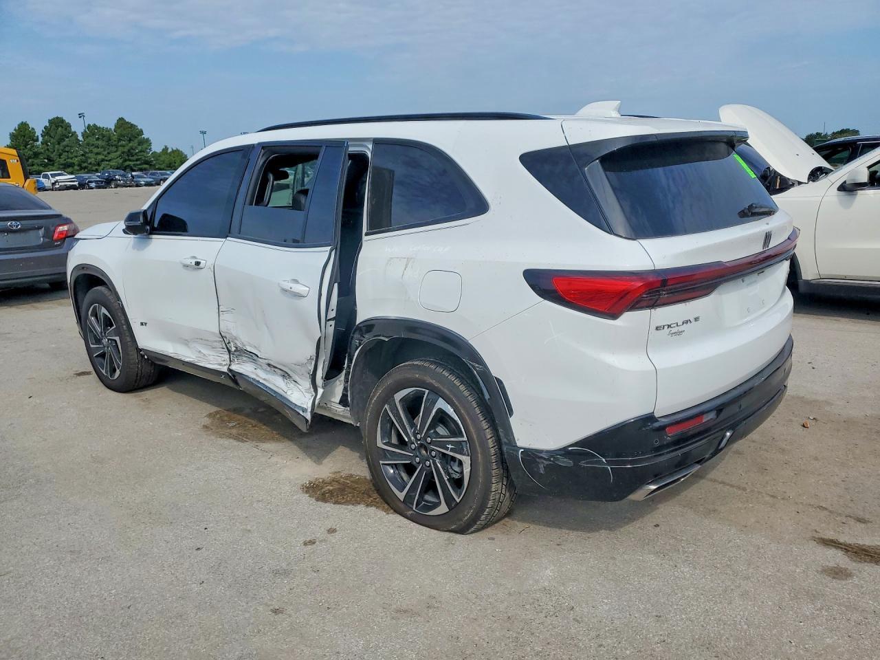 2025 Buick Enclave Sport Touring - Фото 2