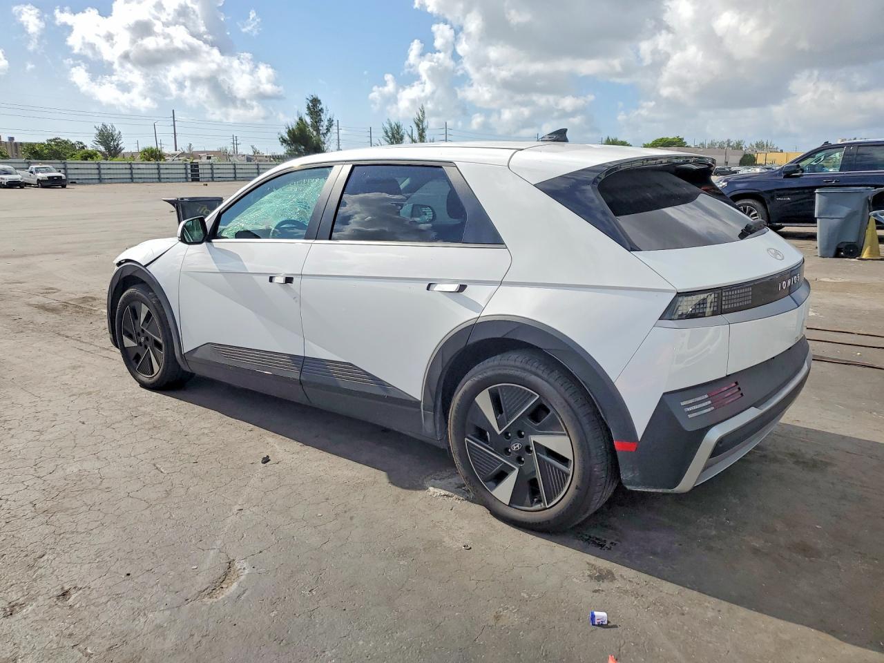 2025 Hyundai Ioniq 5 Se - Фото 2
