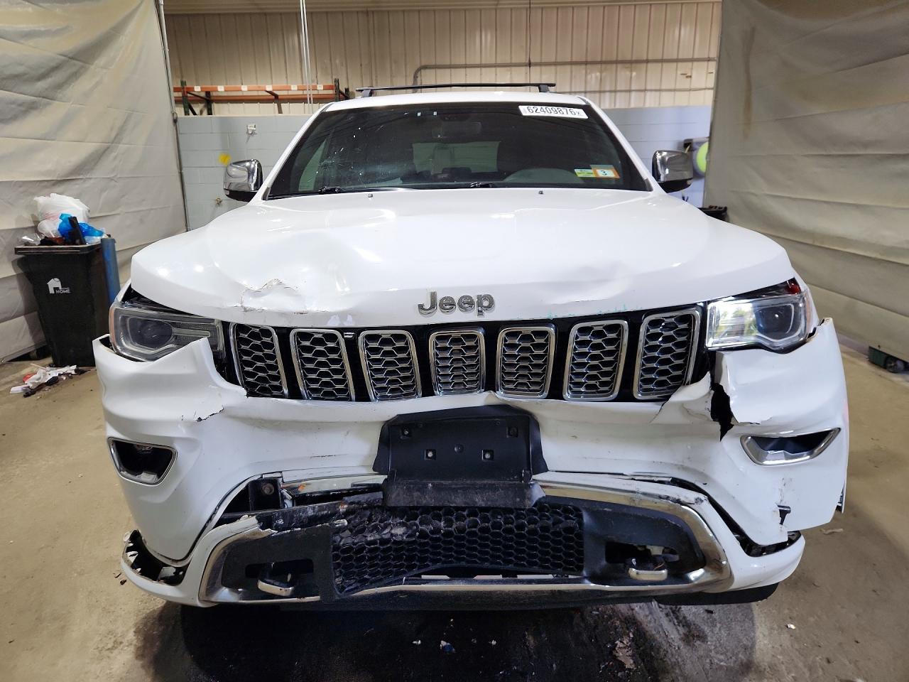 2018 Jeep Grand Cherokee Overland - Image 5
