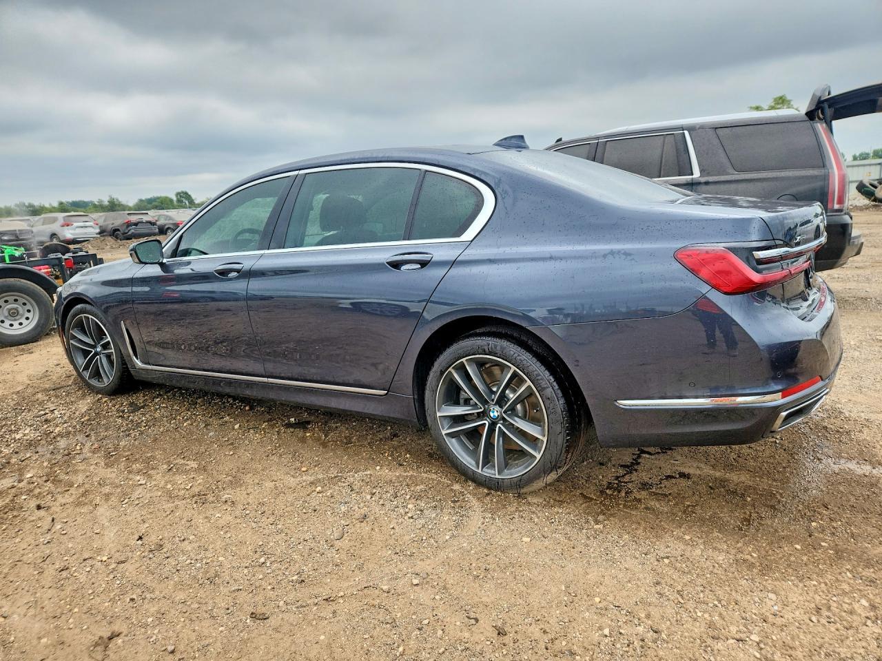 2020 BMW 750 Xi - Фото 2