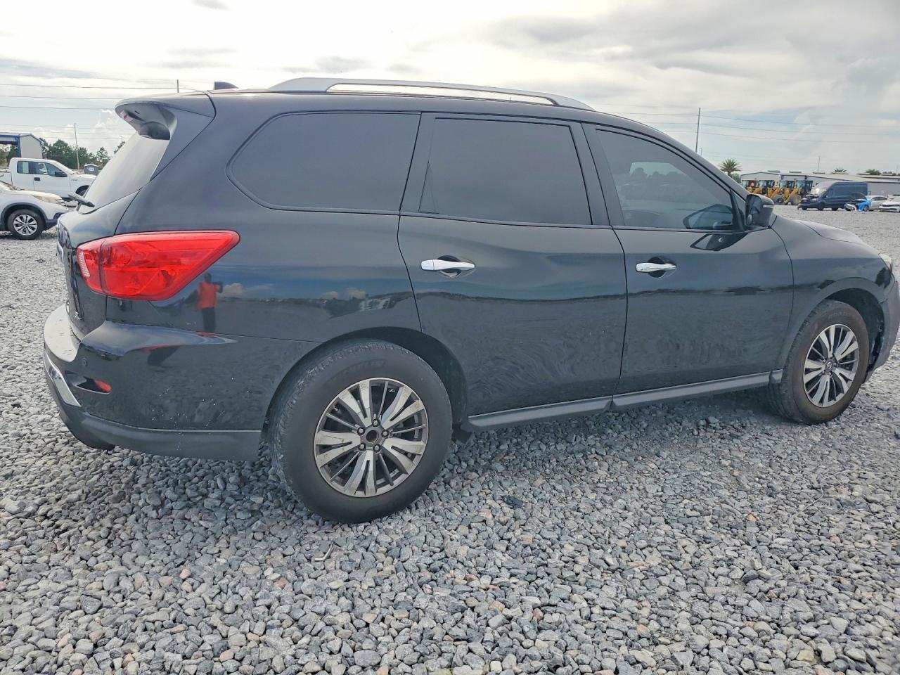 2018 Nissan Pathfinder Sl - Image 3